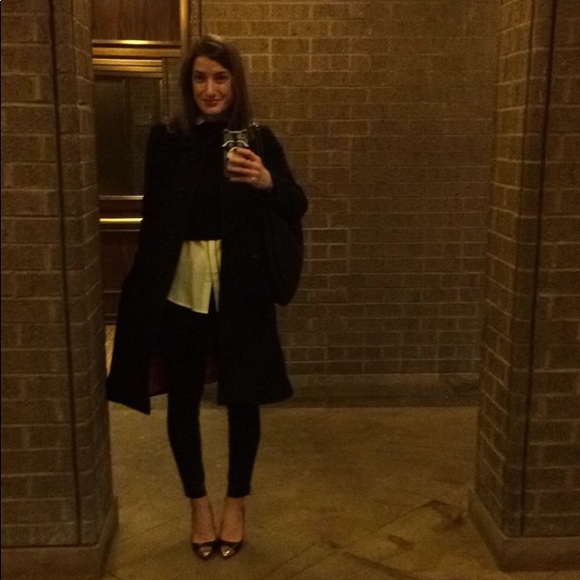 Meet your Posher, Lynn! *POSH AMBASSADOR* - Picture 3 of 8